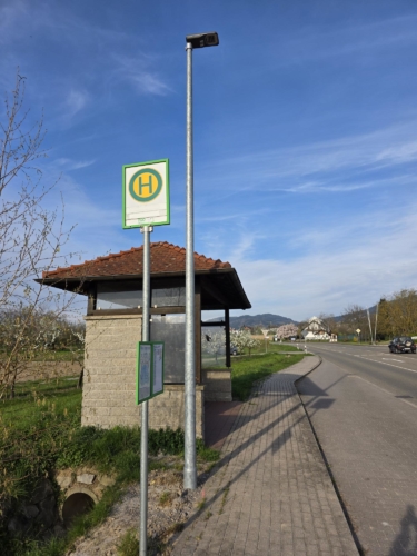 Aufstellung zweier Straßenlampen an den Bushaltestellen Abzweig Aubach