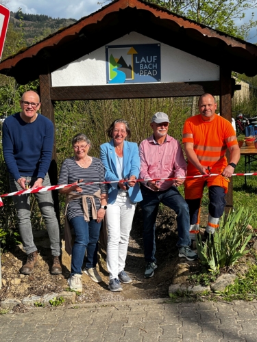 Der Laufbachpfad hat einen neuen Abschnitt direkt am Wasser