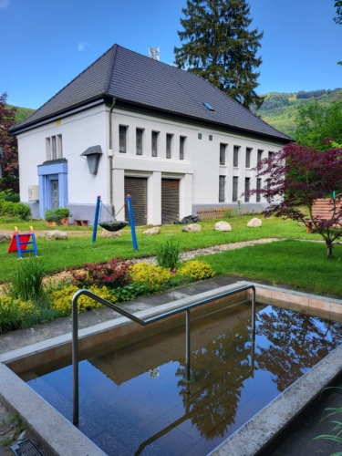 Kneipp-Saison eröffnet: Wasser marsch im Becken